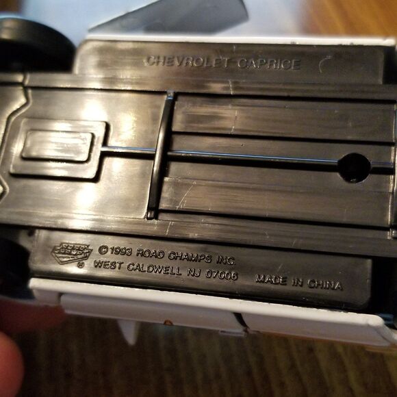 Illinois State Police Road Champs die cast police car 1:43 scale - Picture 12 of 12